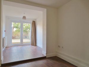 Bedroom- click for photo gallery